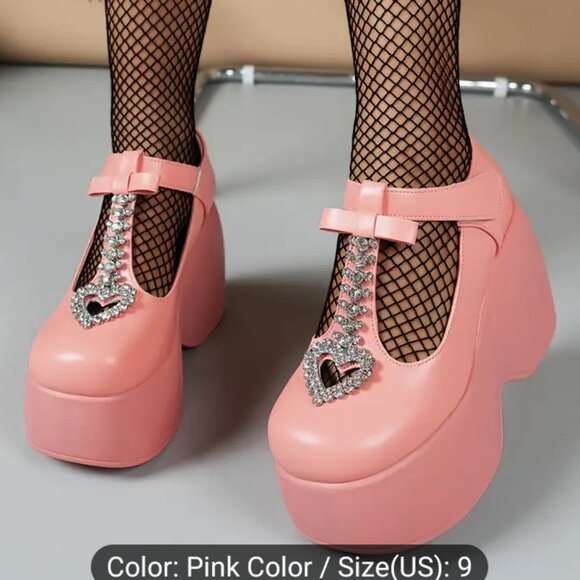 Woman's size 9 pink platform shoes with rhinestone heart embellishments - Picture 1 of 10